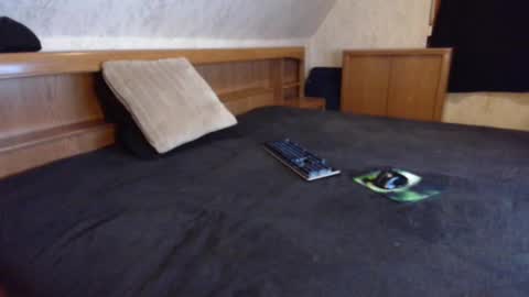 nixan85 online show from 10-04-25, 10:41