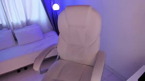 Snapshot of nixiesterling chatting on 03-16-26, 08:13 Nixie online show from 03-16-26, 08:13