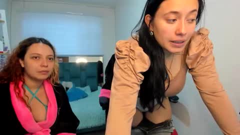 Snapshot of nixy_fresa chatting on 10-06-25, 11:29 nixy_fresa online show from 10-06-25, 11:29