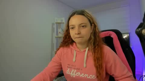 Snapshot of nixy_fresa chatting on 10-15-25, 11:10 nixy_fresa online show from 10-15-25, 11:10