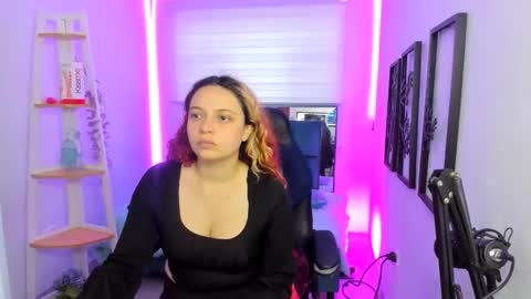 Snapshot of nixy_fresa chatting on 10-21-25, 11:22 nixy_fresa online show from 10-21-25, 11:22