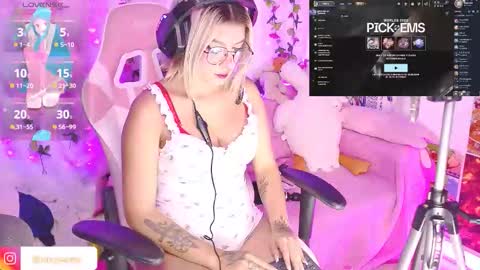 Snapshot of nixy_sama chatting on 10-12-25, 11:15 Nixy Sama online show from 10-12-25, 11:15