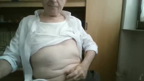 nkdyy online show from 04-26-26, 01:20