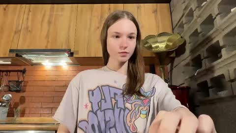Snapshot of nloraaa chatting on 04-19-26, 08:02 Tears Lora online show from 04-19-26, 08:02