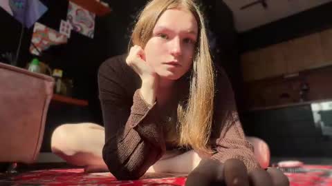 Snapshot of nloraaa chatting on 04-25-26, 10:07 Tears Lora online show from 04-25-26, 10:07