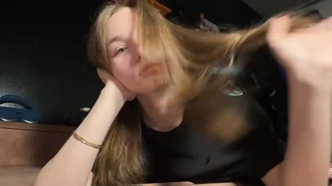 Snapshot of nloraaa chatting on 05-10-26, 10:48 Tears Lora online show from 05-10-26, 10:48