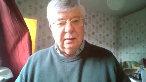 Snapshot of nn69uk chatting on 12-22-25, 02:47 NN69UK online show from 12-22-25, 02:47