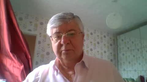 Snapshot of nn69uk chatting on 01-12-26, 01:05 NN69UK online show from 01-12-26, 01:05