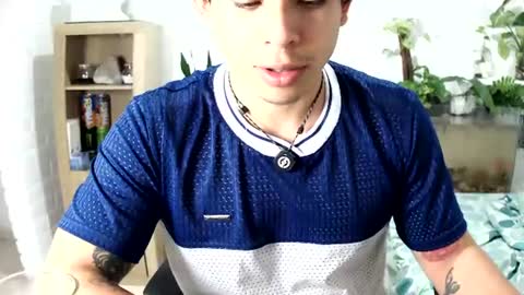 Snapshot of no_face_69 chatting on 06-09-26, 12:22 x online show from 06-09-26, 12:22