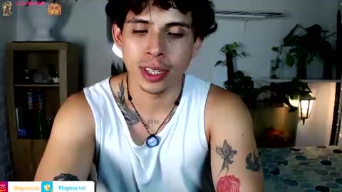 Snapshot of no_face_69 chatting on 06-10-26, 01:39 x online show from 06-10-26, 01:39