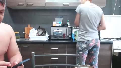 Snapshot of no_limit_coupl3 chatting on 10-06-25, 05:49 no_limit_coupl3 online show from 10-06-25, 05:49