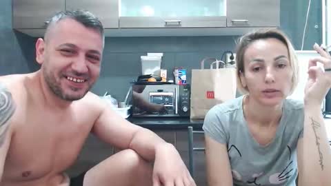 Snapshot of no_limit_coupl3 chatting on 10-23-25, 06:45 no_limit_coupl3 online show from 10-23-25, 06:45