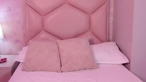   ambarsulliva  online show from 02-18-25, 07:09