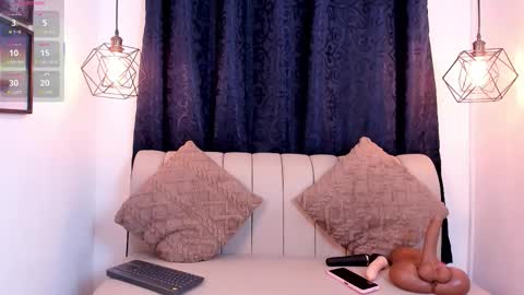 NATHALIA MORENO online show from 10-30-25, 12:17