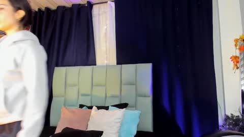 Snapshot of noah25_ chatting on 09-14-25, 03:16 Noah online show from 09-14-25, 03:16