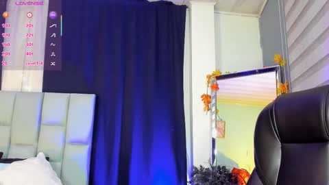 Snapshot of noah25_ chatting on 09-21-25, 03:19 Noah online show from 09-21-25, 03:19