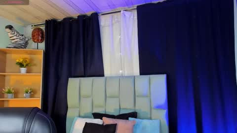 Snapshot of noah25_ chatting on 10-31-25, 03:18 Noah online show from 10-31-25, 03:18