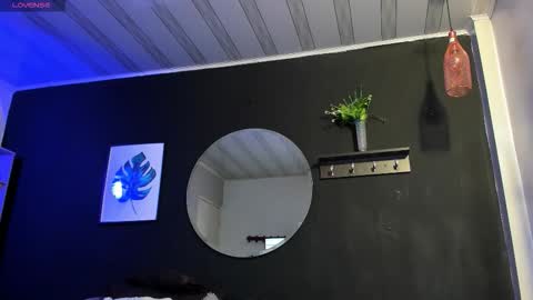 Snapshot of noah25_ chatting on 11-12-25, 03:29 Noah online show from 11-12-25, 03:29