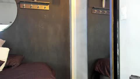 Snapshot of noah25_ chatting on 11-14-25, 03:27 Noah online show from 11-14-25, 03:27