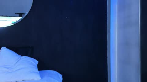 Snapshot of noah25_ chatting on 11-19-25, 03:28 Noah online show from 11-19-25, 03:28