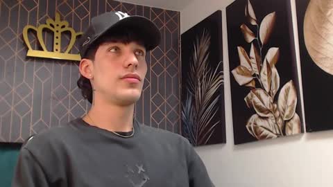 Noah Brigth online show from 03-08-25, 01:17