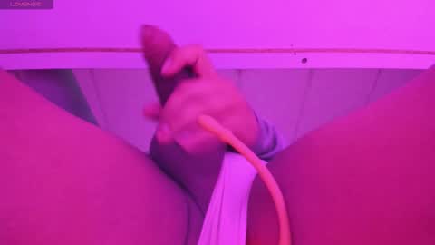 Snapshot of noah_cardigan chatting on 12-21-25, 11:17 NOAH online show from 12-21-25, 11:17