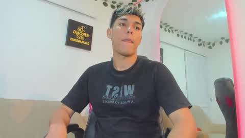 Snapshot of noah_carter66 chatting on 11-05-25, 02:55 noah online show from 11-05-25, 02:55