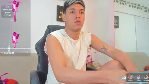 Snapshot of noah_carter66 chatting on 11-21-25, 03:27 noah online show from 11-21-25, 03:27