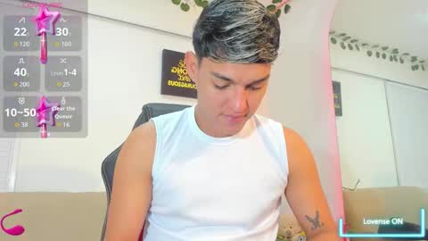 Snapshot of noah_carter66 chatting on 11-22-25, 12:48 noah online show from 11-22-25, 12:48