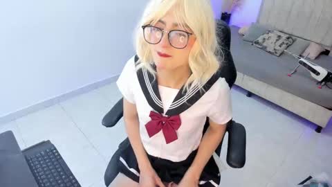 Snapshot of noah_cherry chatting on 11-20-25, 05:40 Anna Cherry online show from 11-20-25, 05:40