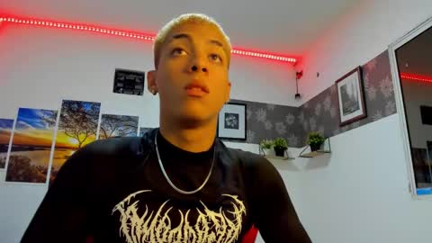 Snapshot of noah_flynn1 chatting on 10-03-25, 06:10 noah_flynn1 online show from 10-03-25, 06:10