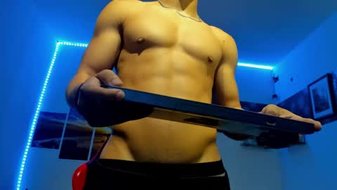 Snapshot of noah_flynn1 chatting on 10-17-25, 08:39 noah_flynn1 online show from 10-17-25, 08:39