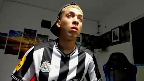 Snapshot of noah_flynn1 chatting on 10-28-25, 06:17 noah_flynn1 online show from 10-28-25, 06:17