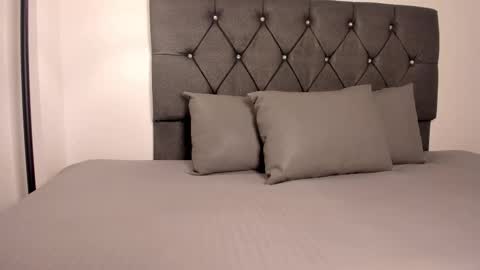 noah_johes online show from 09-24-25, 03:54