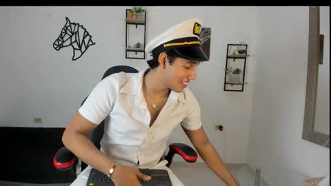 Noah online show from 10-20-25, 12:22