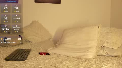 Snapshot of noah_lambert chatting on 01-15-25, 01:34 Noah online show from 01-15-25, 01:34