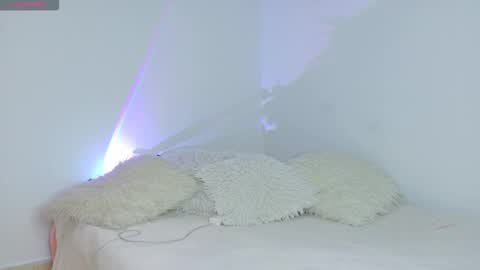 Snapshot of noah_lambert chatting on 12-16-25, 08:08 Noah online show from 12-16-25, 08:08