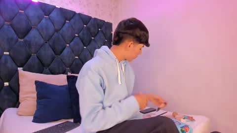 Snapshot of noah_lewiss chatting on 03-13-26, 10:44 NOAH online show from 03-13-26, 10:44