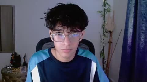 Snapshot of noah_millerx_ chatting on 05-09-26, 04:39 noah online show from 05-09-26, 04:39