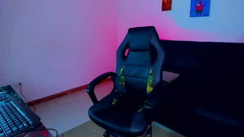 noah_sins_ online show from 04-28-26, 04:39