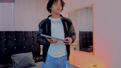 Snapshot of noah_smith04 chatting on 01-09-26, 02:31 noah_smith04 online show from 01-09-26, 02:31