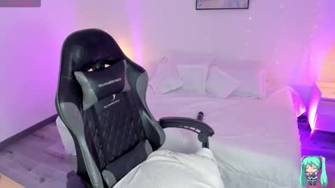 Snapshot of noahcryptic chatting on 09-08-25, 10:20 Noah  online show from 09-08-25, 10:20