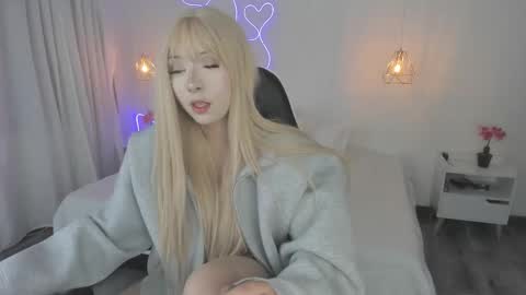 Snapshot of noahcryptic chatting on 12-14-25, 05:57 Noah online show from 12-14-25, 05:57