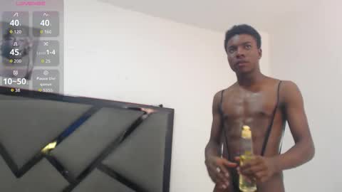 Snapshot of noahjhonson69 chatting on 12-04-25, 07:11 noah online show from 12-04-25, 07:11