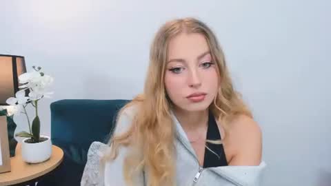 noahpretty online show from 09-23-25, 03:48