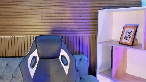 Noah Wolf online show from 03-04-26, 05:13