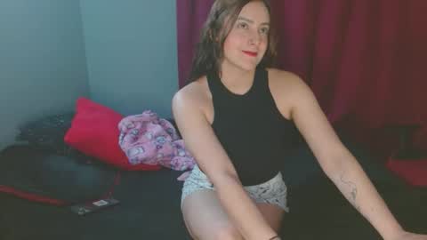 Snapshot of noamartin_ chatting on 02-20-25, 02:18 Noamartin online show from 02-20-25, 02:18