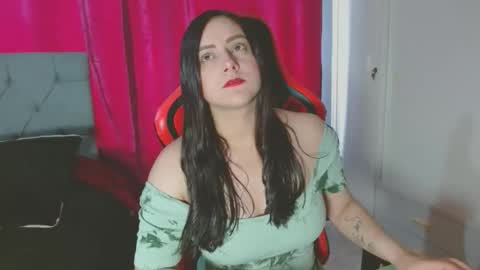 Snapshot of noamartin_ chatting on 11-27-25, 08:55 Noamartin online show from 11-27-25, 08:55