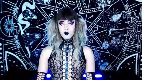 caroline online show from 11-13-25, 01:26