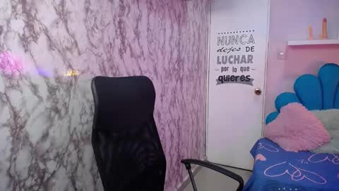 Snapshot of noelia_milfs chatting on 10-10-25, 07:13 noelia_milfs online show from 10-10-25, 07:13